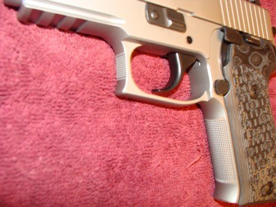 SIG SAUER P220 SSE .45ACP CARRY - Image 8 of 12