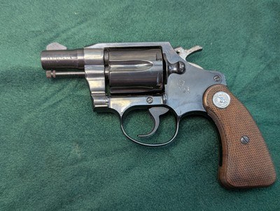 Vintage 1965 Colt Detective Special with numbered box and black pearl extra grips - Image 12 of 15