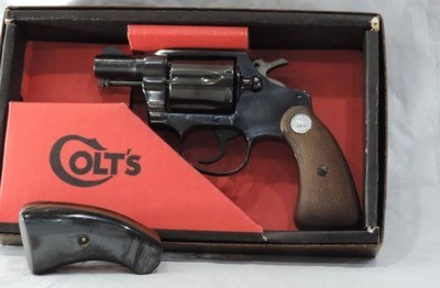Vintage 1965 Colt Detective Special with numbered box and black pearl extra grips - Image 1 of 15