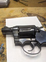 Vintage 1965 Colt Detective Special with numbered box and black pearl extra grips - Image 10 of 15