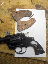Vintage 1965 Colt Detective Special with numbered box and black pearl extra grips - Image 13 of 15