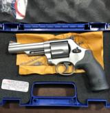 SMITH & WESSON Model 69 Combat Magnum 44 Magnum/44 Special Revolver item number Smith & Wesson item number 12069 - 2 of 3