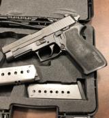 Sig Sauer P220 pistol in 45 ACP - Nitron finish - Contrast sights in EXCELLENT Condition - SHIPS FREE - 2 of 5