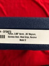 Colt Python 357 Magnum ** New Production with 3 inch barrel ** Stainless Steel ** Wood Grips - 4 of 4