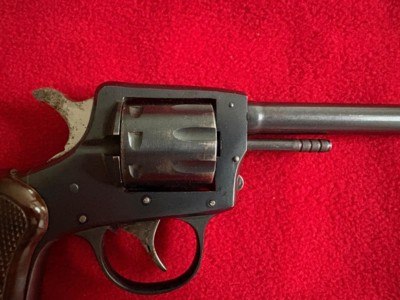 Harrington and Richardson Model 922 -- 5th Variation -- 9 Shot Revolver in 22 Caliber -- Great Condition - Image 3 of 12