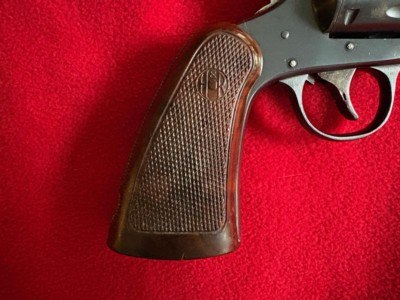 Harrington and Richardson Model 922 -- 5th Variation -- 9 Shot Revolver in 22 Caliber -- Great Condition - Image 8 of 12