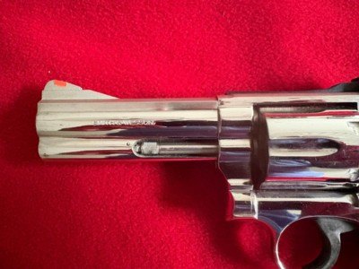Smith Wesson 586 (no dash) Distinguished Combat Magnum with Factory Nickel Finish ** 4 inch barrel ** 357 Magnum - Image 5 of 10