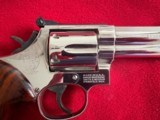 Smith Wesson 586 (no dash) Distinguished Combat Magnum with Factory Nickel Finish ** 4 inch barrel ** 357 Magnum - Image 2 of 10