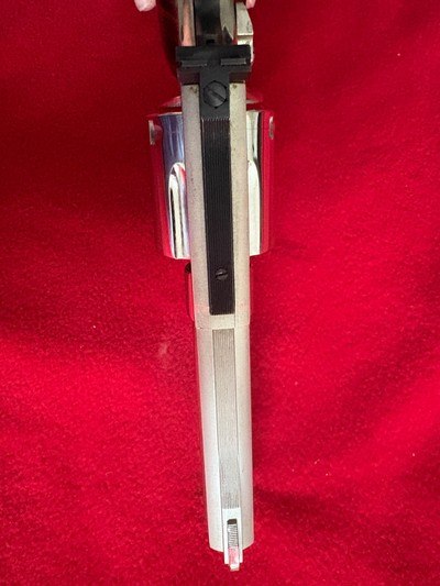 Smith Wesson 586 (no dash) Distinguished Combat Magnum with Factory Nickel Finish ** 4 inch barrel ** 357 Magnum - Image 6 of 10