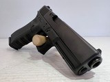New Glock 17 Gen 3 9mm, 4.5" Barrel - 11 of 16