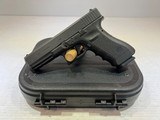 Lightly Handled Glock 22 .40sw, 4.5" Barrel - 1 of 13