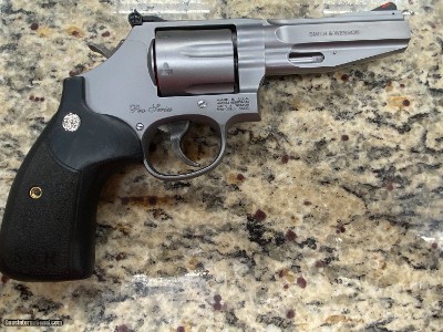 Smith & Wesson 686 Pro Series SSR .357mag, 4