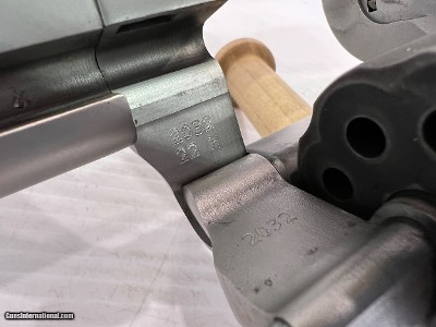 Like New Taurus Raging Hornet .22 hornet, 10