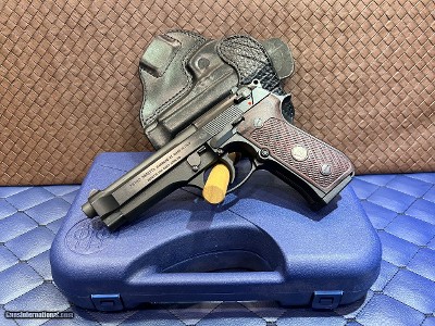 Like New Beretta 92 FS 9mm, 5