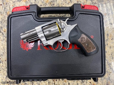 NEW Ruger GP100 357 mag 2.5