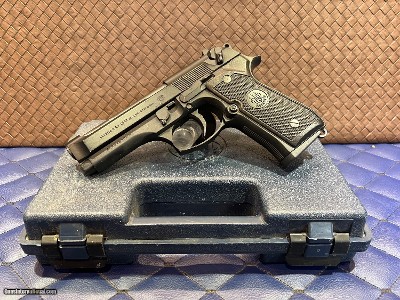 Used Like New Beretta 96 .40sw, 4.9