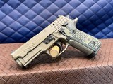 Very Good Sig P229 .40sw, 3.9