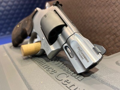 Very Good Smith & Wesson 986 9mm, 2.5