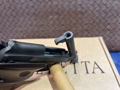 Very Good Beretta 21A Bobcat Covert .22lr, 2.9