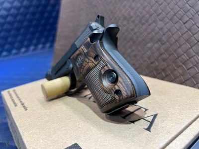 Very Good Beretta 21A Bobcat Covert .22lr, 2.9