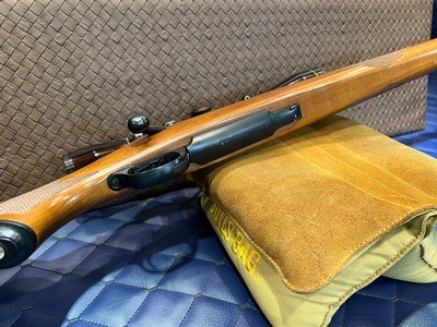 Good Condition Ruger M77 .284win, 22
