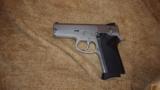 SMITH MODEL 3913 Like New
BOX and Papers included
Product Code 103730 Like New with Box and Papers - 1 of 3