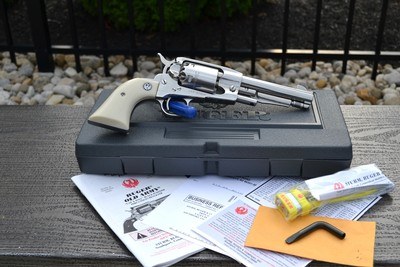 NIB Rare Fixed Sight, Gloss Stainless Ruger Old Army 5.5 Inch Barrel - Image 3 of 15