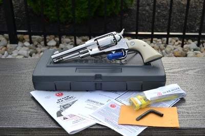 NIB Rare Fixed Sight, Gloss Stainless Ruger Old Army 5.5 Inch Barrel - Image 8 of 15