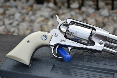 NIB Rare Fixed Sight, Gloss Stainless Ruger Old Army 5.5 Inch Barrel - Image 4 of 15