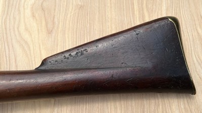 SCARCE LATE ALTERED INDIA PATTERN MUSKET, FOR USE BY COAST GUARD OR CUSTOMS / EXCISE UNITS. - Image 8 of 15