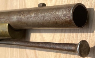 SCARCE LATE ALTERED INDIA PATTERN MUSKET, FOR USE BY COAST GUARD OR CUSTOMS / EXCISE UNITS. - Image 11 of 15