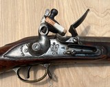 SCARCE LATE ALTERED INDIA PATTERN MUSKET, FOR USE BY COAST GUARD OR CUSTOMS / EXCISE UNITS. - Image 3 of 15