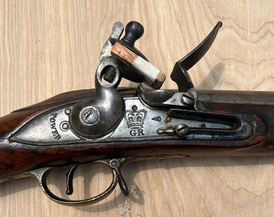 SCARCE LATE ALTERED INDIA PATTERN MUSKET, FOR USE BY COAST GUARD OR CUSTOMS / EXCISE UNITS. - Image 3 of 15