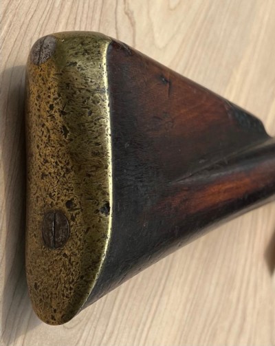 SCARCE LATE ALTERED INDIA PATTERN MUSKET, FOR USE BY COAST GUARD OR CUSTOMS / EXCISE UNITS. - Image 10 of 15
