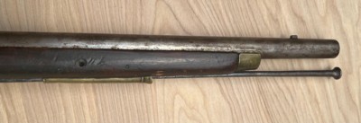 SCARCE LATE ALTERED INDIA PATTERN MUSKET, FOR USE BY COAST GUARD OR CUSTOMS / EXCISE UNITS. - Image 12 of 15