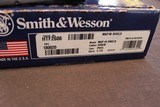 Smit & Wesson M&P Shield - 4 of 5
