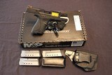 Smith & Wesson M&P 40 Shield - Performance Center - 3 of 5