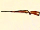 Weatherby Mark V Deluxe 300 WBY Magnum - 2 of 15
