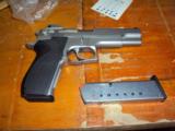 S&W 4506 .45 ACP in very good condition
S/S - 5 of 5