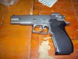 S&W 4506 .45 ACP in very good condition
S/S - 1 of 5