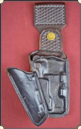 Clamshell holster - 2 of 10