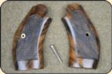 Custom Checkered Wood Grip for a Berette/Uberti Laramie Revolver - 3 of 8