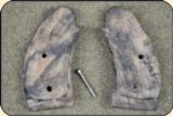 Custom Checkered Wood Grip for a Berette/Uberti Laramie Revolver - 6 of 8