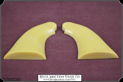 858 Remington - Plain John Wayne Yellow grip - Image 3 of 5