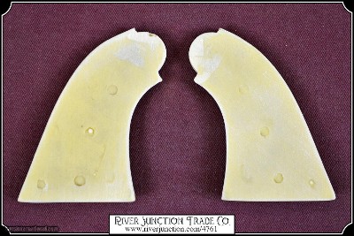 858 Remington - Plain John Wayne Yellow grip - Image 4 of 5
