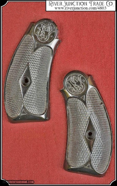 Hard rubber grips for S&W New Model No. 3, .44 CAL. DOUBLE ACTION