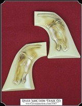 Ruger new & old Model Vaquero - Horse head grip - 1 of 8