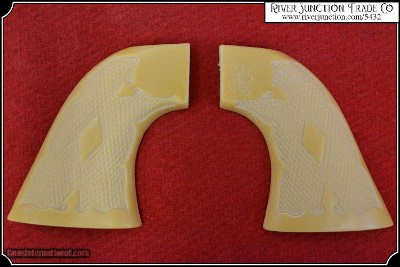 Colt SA Fleur de Lys Checker Grips - Image 2 of 5