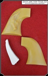 Colt SAA - Steer Head Grip - 1 of 5