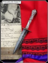 Whores Knife - 1 of 10